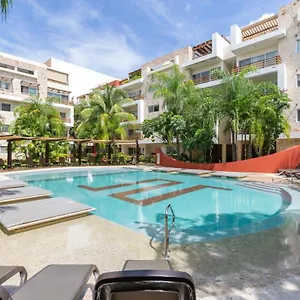https://incredible-3br-two-floor-penthouse-with-concierge-and-jacuzzi.allrivieramayahotels.com