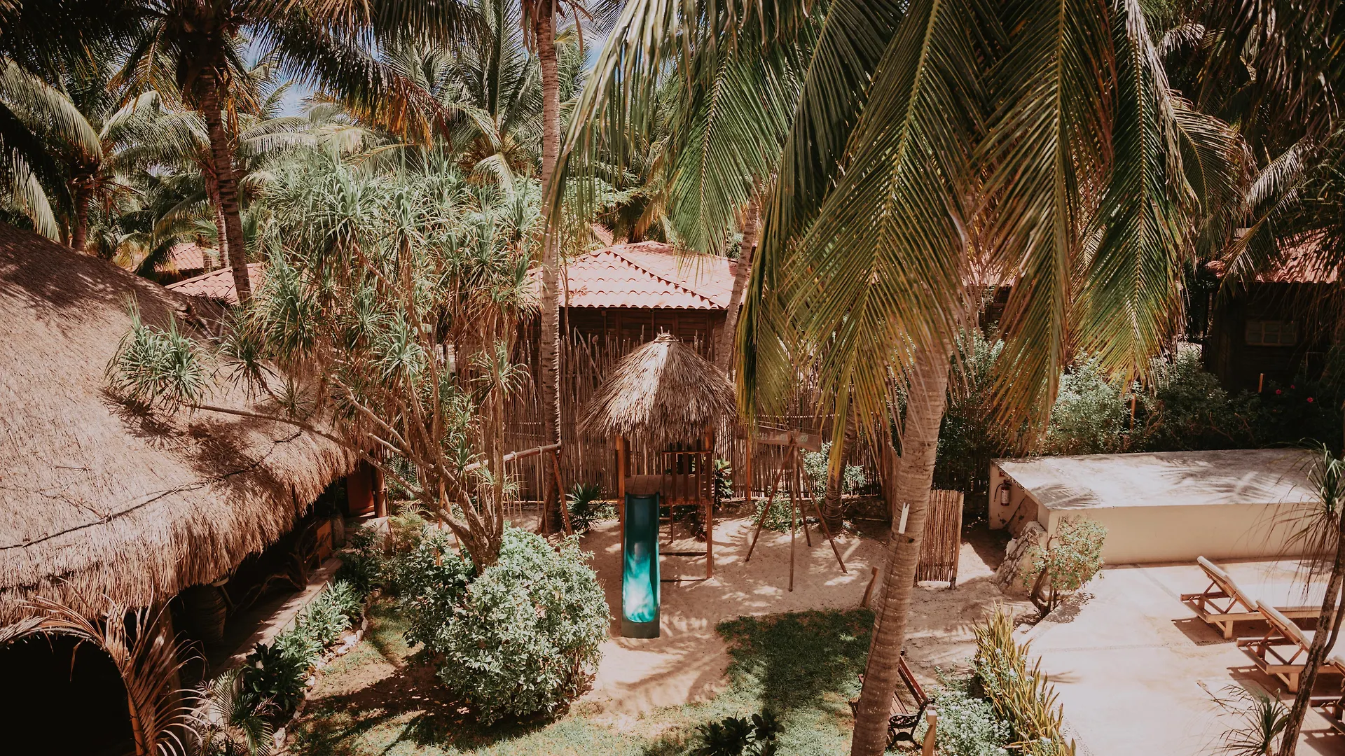 Petit Lafitte Beach Front Hotel & Bungalows Плая-дель-Кармен