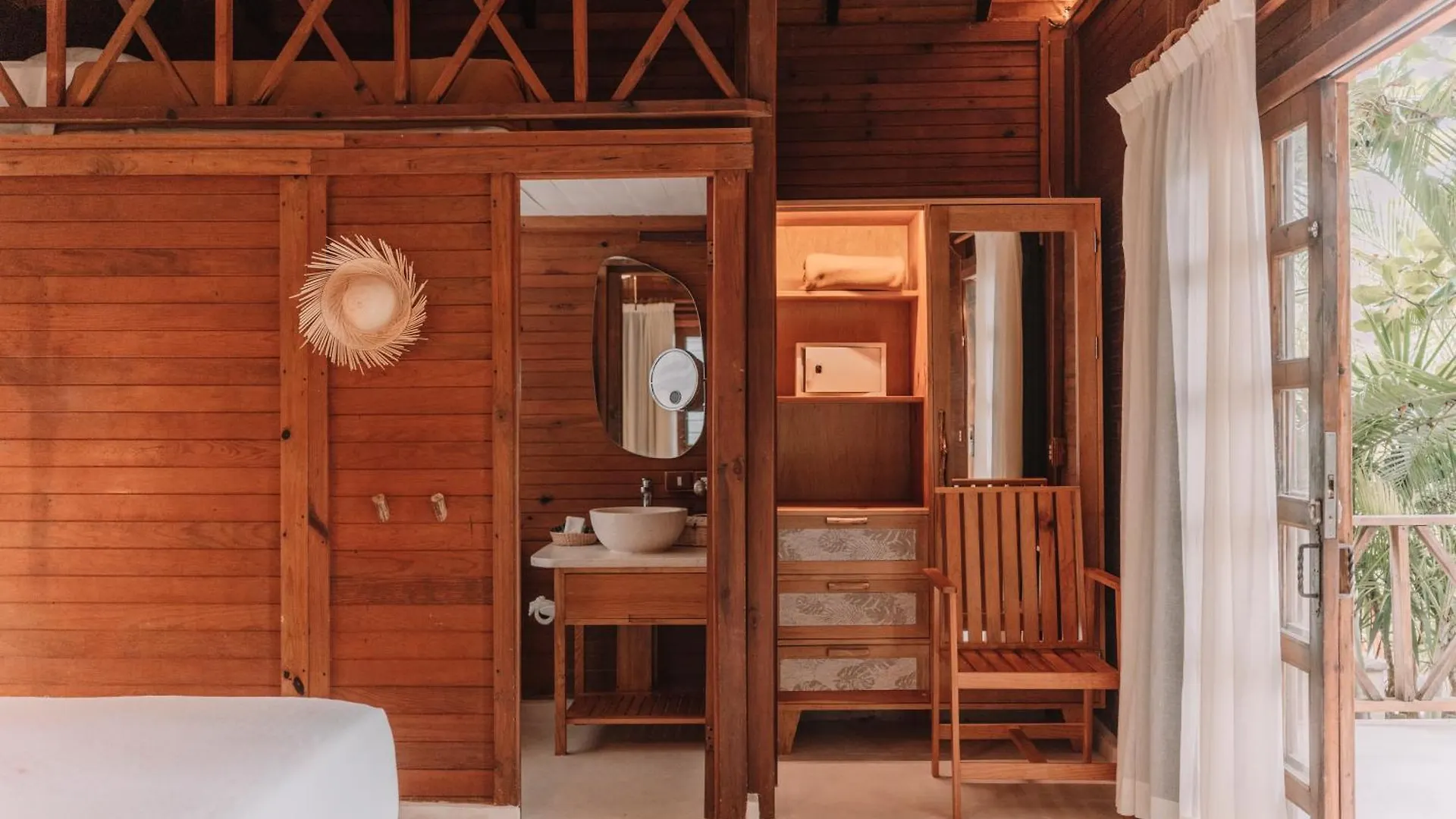 ****  Petit Lafitte Beach Front Hotel & Bungalows Плая-дель-Кармен Мексика